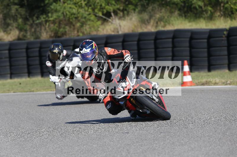 /Archiv-2025/49 26.08.2025 Cornu Master School ADR/blau-bleu/1